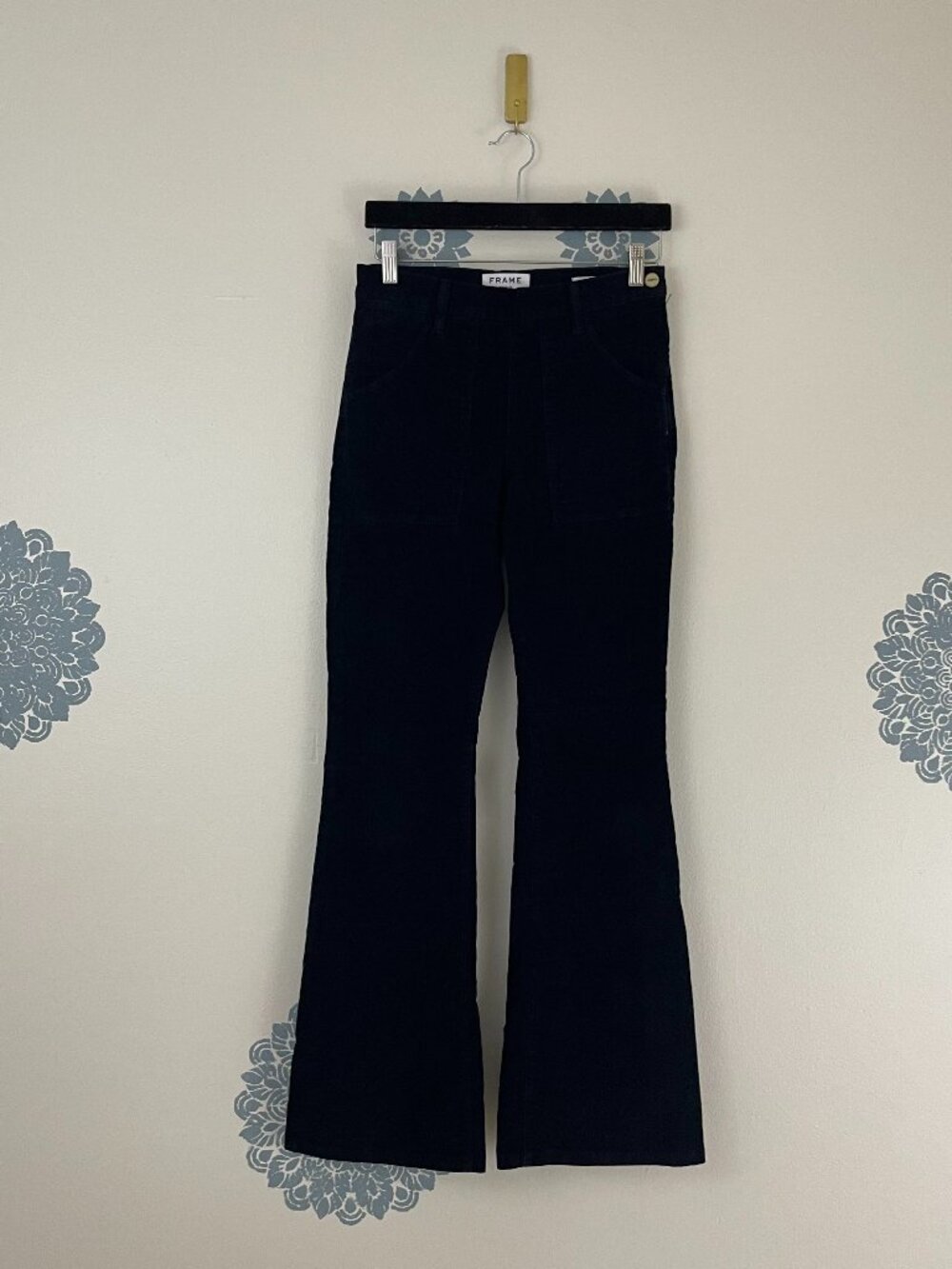 FRAME Le Flare de Francoise Corduroy Pants in Navy Blue Size 27